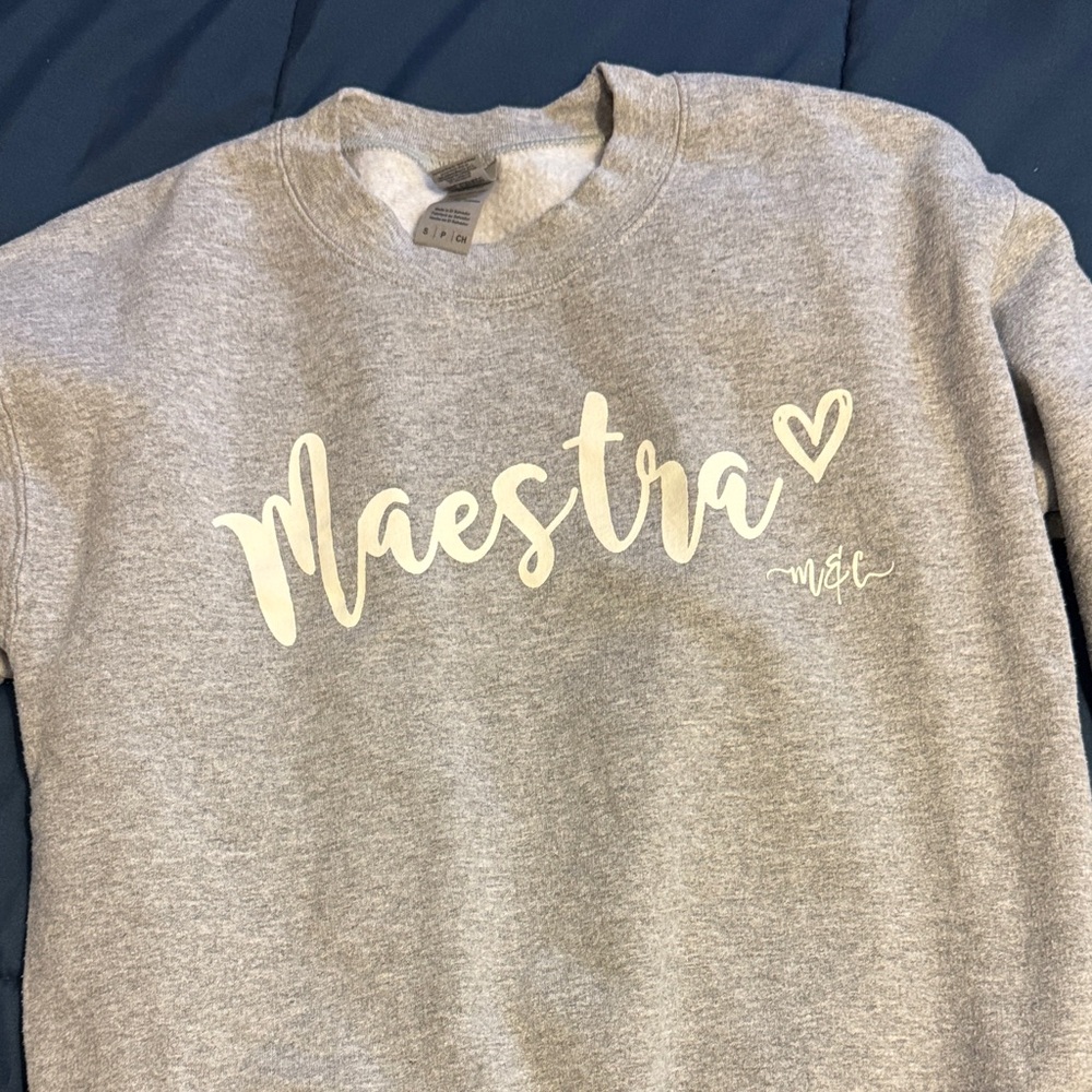 “Maestra” sweatshirt
